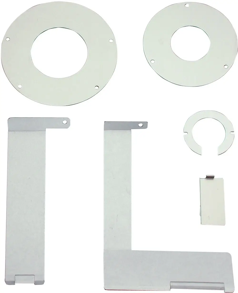 Baugruppe aus mehreren Metallteilen, darunter runde und rechteckige Platten, die zur Montage in Abgasanlagen verwendet werden können. Von Bosch.